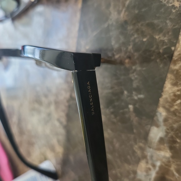 BALENCIAGA vintage sunglasses, used, good condition. - Picture 4 of 5